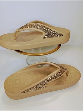 Crocs Women's Sloane Glitter Flip Sandal Beige Gold Woman's Size 7